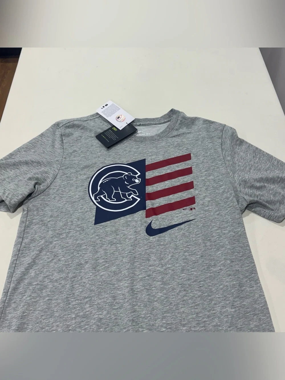 Nike NWT  Chicago Cubs Patriotic Nike Tee‎ Large Gray MLB Flag Logo DriFit